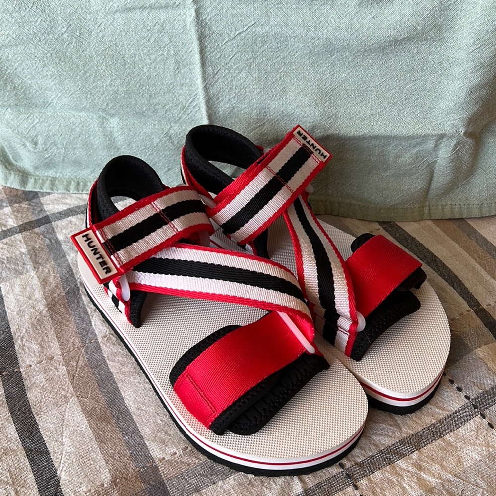 hunter strap sandal